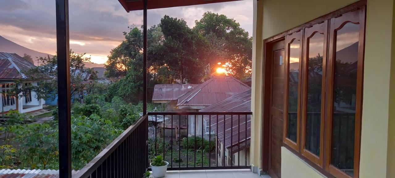 Tange Guest House Ruteng Dış mekan fotoğraf