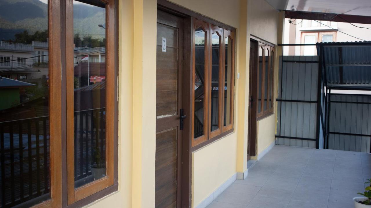 Tange Guest House Ruteng Dış mekan fotoğraf