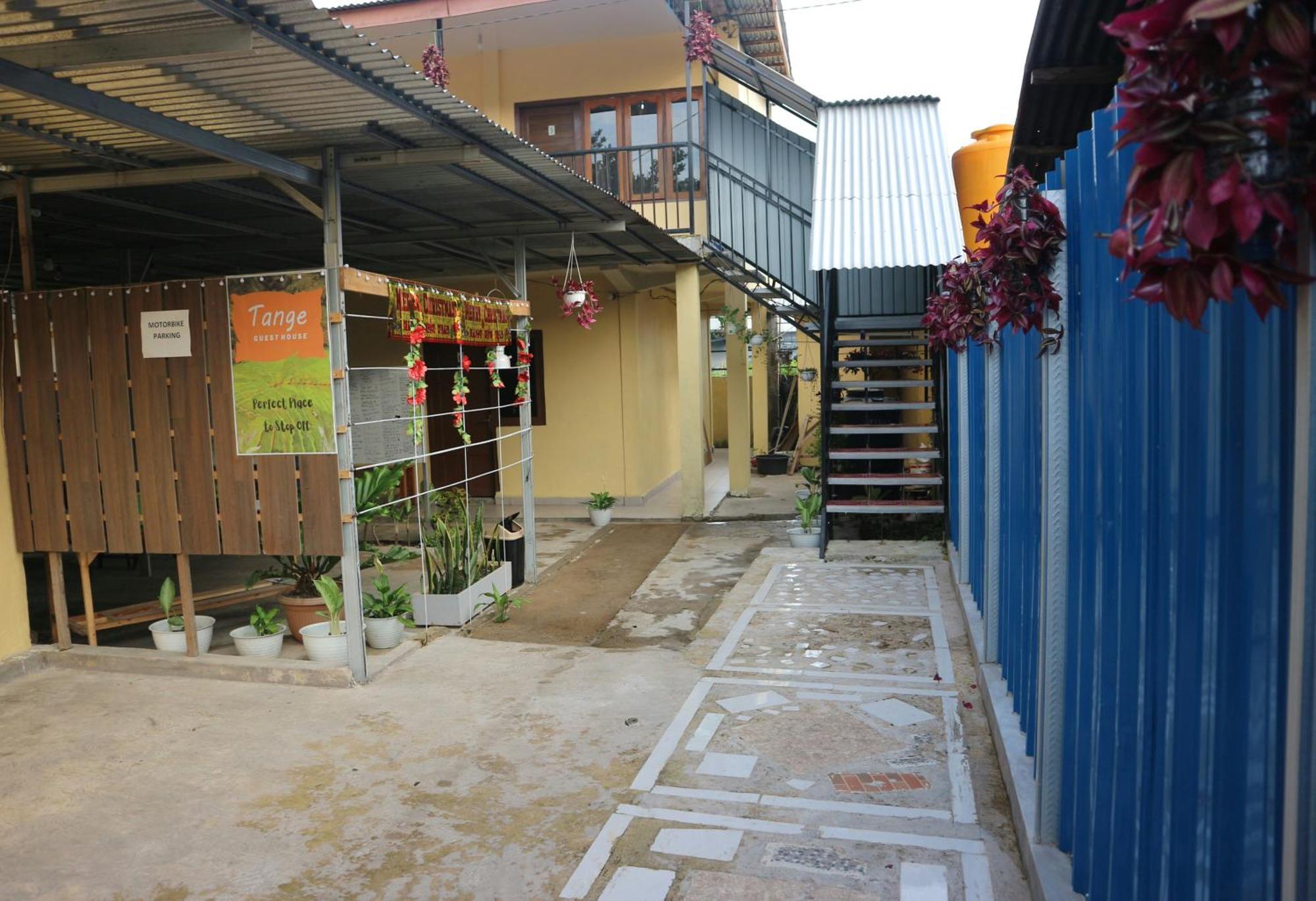 Tange Guest House Ruteng Dış mekan fotoğraf